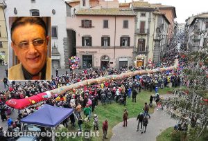 Viterbo - La Calza della Befana più lunga del mondo - Nel riquadro: Luciano Barozzi