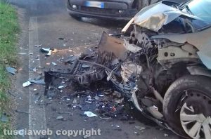 Montefiascone - Scontro tra due auto in via Fiordini