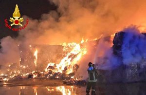 Torino - L'incendio nello stabilimento di riciclo dei rifiuti