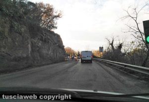 Viterbo - Il semaforo e i lavori sulla Cassia