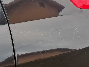 Montalto di Castro - "Zecca", marchiata con un chiodo l'auto di un esponente Pd