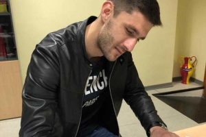 Sport - Calcio - Catanzaro - La firma di Zhivko Atanasov