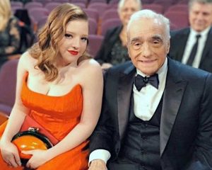 Francesca Scorsese, col padre Martin, indossa Ariel alla notte degli Oscar