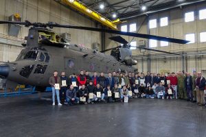 Viterbo - Gli studenti del Da Vinci a lezione nell'hangar dell'Aves
