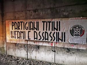 Giorno del ricordo - Lo striscione di Casapound