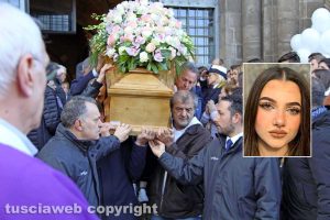 Montefiascone - I funerali di Aurora Grazini (nel riquadro)