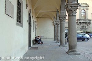 Viterbo - I portici di Palazzo dei Priori