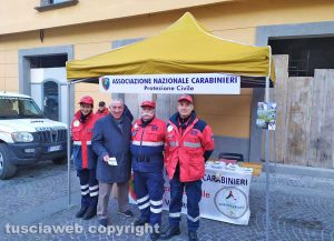 Viterbo - Antonio Scardozzi assieme ai volontari della protezione civile