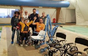 Consegna del sollevatore nella piscina di Vallerano