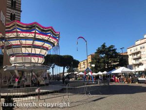 “Calcio in culo” al Sacrario anche al mercatino dell’antiquariato