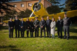 Gli onorevoli Salvatore Deidda, Davide Galantino e Mauro Rotelli alla caserma dell'aeronautica