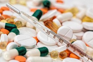 Termometro e medicinali
