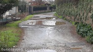 Ronciglione - Le condizioni in cui versa via delle Cartiere