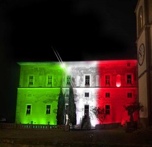 Palazzo Doria Pamphilj a San Martino si illumina col tricolore