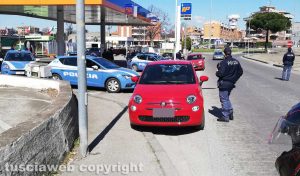Viterbo - Coronavirus - I controlli della polizia a via della Palazzina