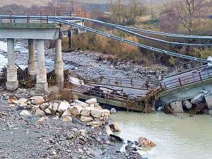 Crollato il ponte sulla Cassia a Radicofani