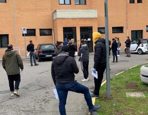 Emergenza Coronavirus - La fila per donare sangue