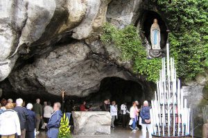 Lourdes - La grotta
