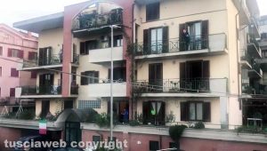 Coronavirus, anche Orte canta dai balconi