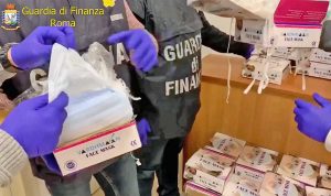 Roma - Guardia di finanza - Sequestrate mascherine