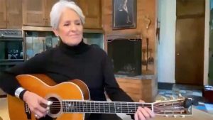Joan Baez dedica al nostro paese "Un mondo d'amore"