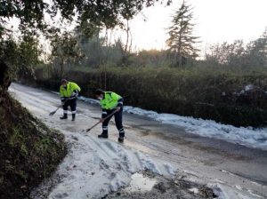 L'intervento della protezione civile Tuscia Viterbo in strada Palomba