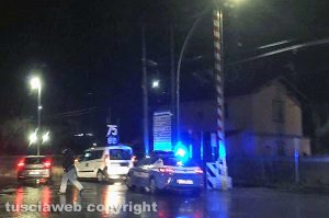 Viterbo - Porta Fiorentina - Passaggio a livello guasto - L'intervento della polizia
