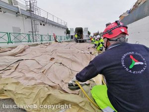 Civitavecchia - Nuova tenda all'esterno dell'ospedale San Paolo