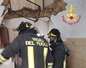 Foggia - Due palazzine crollano per una fuga gas