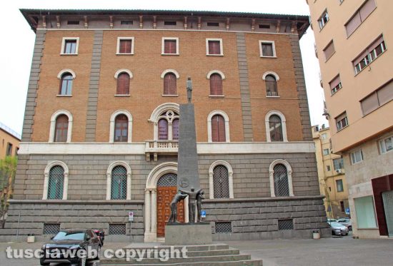 Viterbo - Il palazzo della Banca d'Italia 