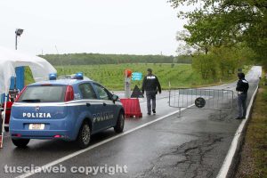 Giove zona rossa - Il posto di blocco della polizia