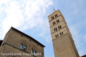 Viterbo - Il campanile del duomo