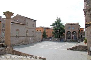 Viterbo - Piazza San Lorenzo