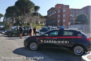 Villa immacolata presidiata dalle forze dell'ordine