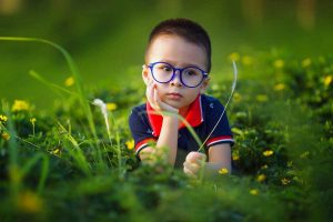 Poca vita all'aria aperta, i bimbi rischiano danni alla vista