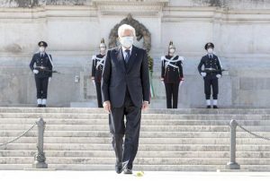 Roma - Sergio Mattarella all'Altare della patria