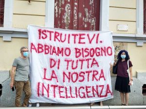 Milano - La protesta dei genitori per la riapertura delle scuole a settembre