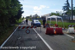 Giove - Il posto di blocco all'ingresso della zona rossa