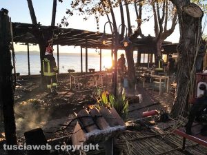 Montefiascone - In fiamme ristorante sul lago