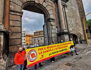Viterbo - Rifondazione comunista "occupa" Porta Romana