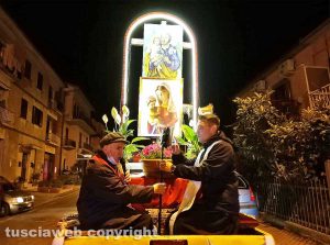 Montefiascone - La processione con le immagini di San Giuseppe e la Madonna per le vie de Le Mosse - Don Giuseppe e don Marco