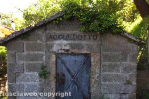 Viterbo - L'acquedotto in via Tullio Cima