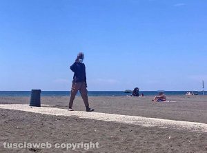 Montalto di Castro - Gli ambulanti in spiaggia