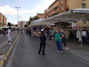 Civitavecchia - Il mercato in via Nenni