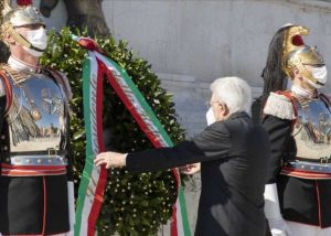 Roma - Il presidente della Repubblica Sergio Mattarella all'Altare della Patria