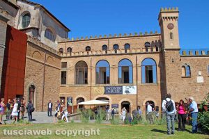 Sutri - L'inaugurazione della mostra a Palazzo Doebbing