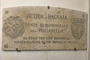 Viterbo - La targa delle sorgenti del Pisciarello