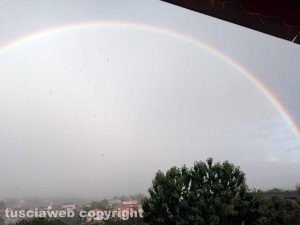 Temporale con arcobaleno nei cieli di Caprarola