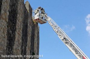 Viterbo - Vigili del fuoco - Controlli alle mura