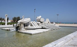 Pescara - La fontana Nave di Cascella